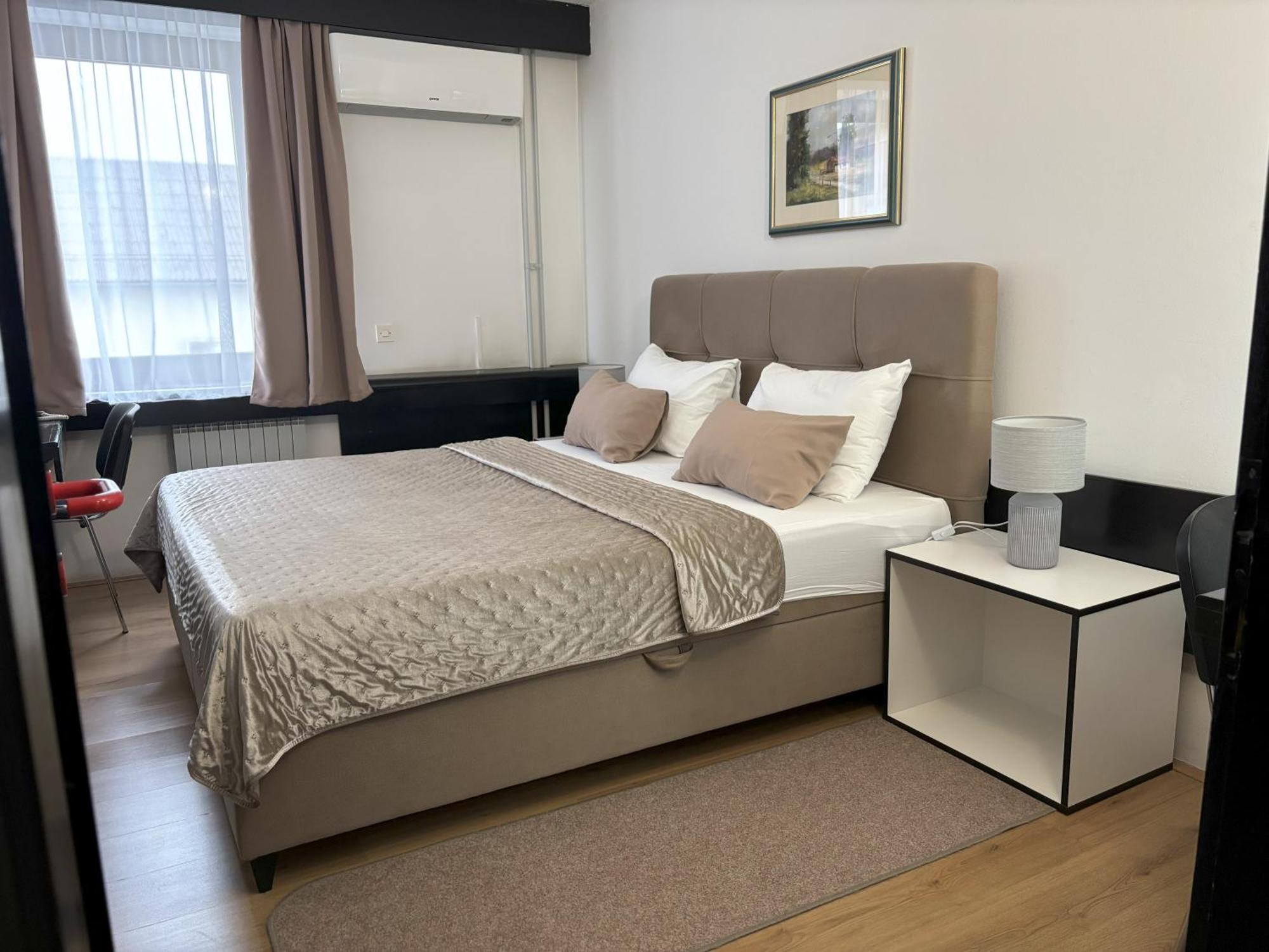 Hotel Park Nasice ภายนอก รูปภาพ